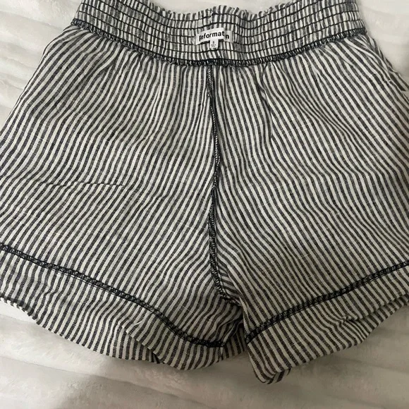 Reformation Light Gray & White Striped High Waist Women’s Shorts - Picture 13 of 13